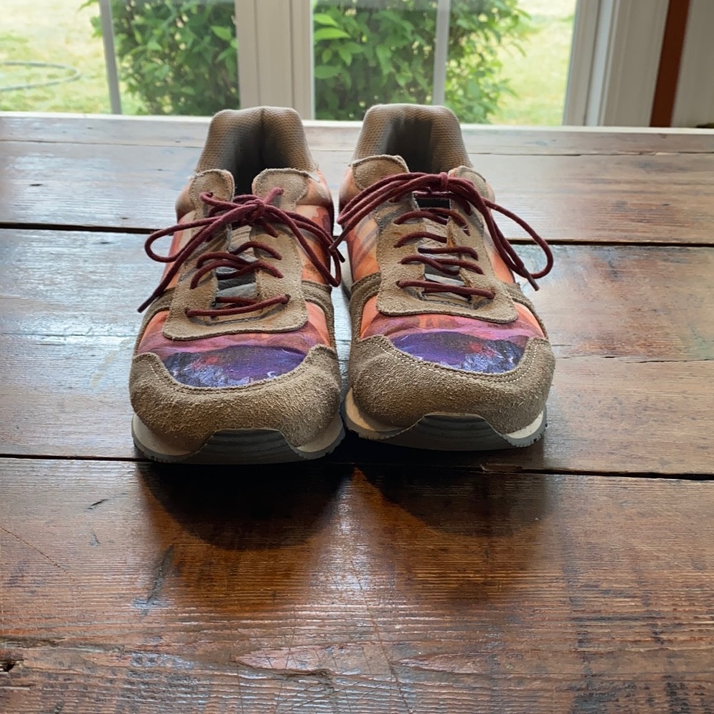 Women’s Athletic Sneakers in Brown with Multicolor Accents